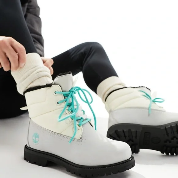 Timberland 6 inch puffer boots in light grey nubuck leather NWT - Picture 1 of 13